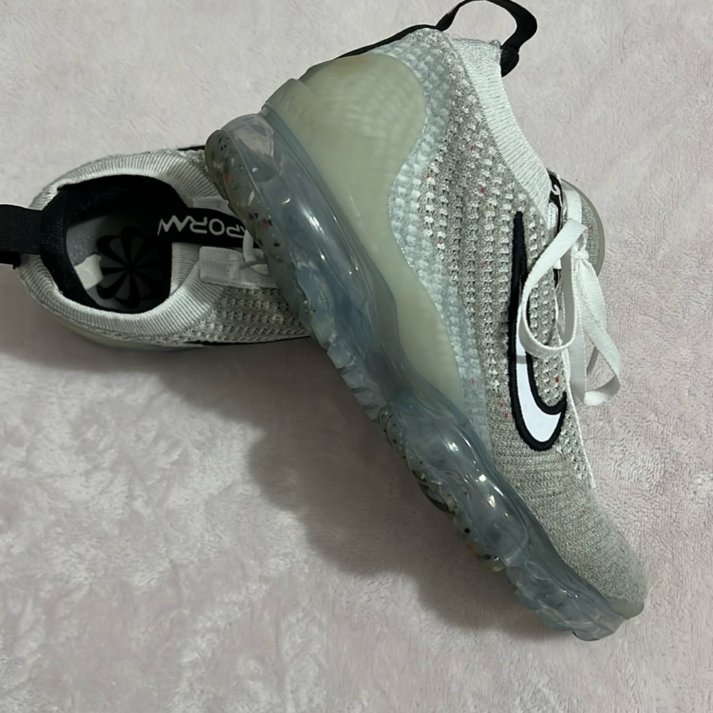 Nike women’s vapor max